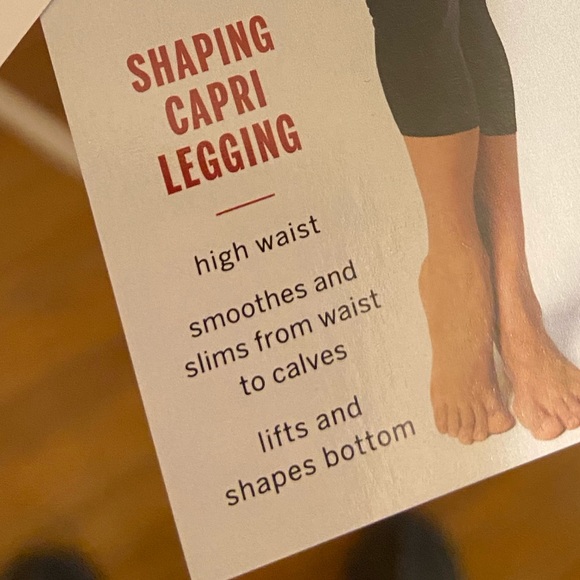 🔥💥1 available💥 *BRAND NEW* Black Capri leggings - Picture 2 of 8